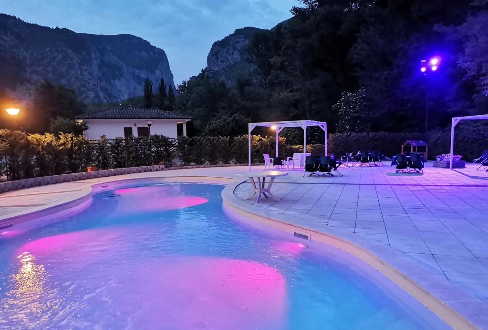 Hotel La Ginestra Acqualagna Kültér fotó