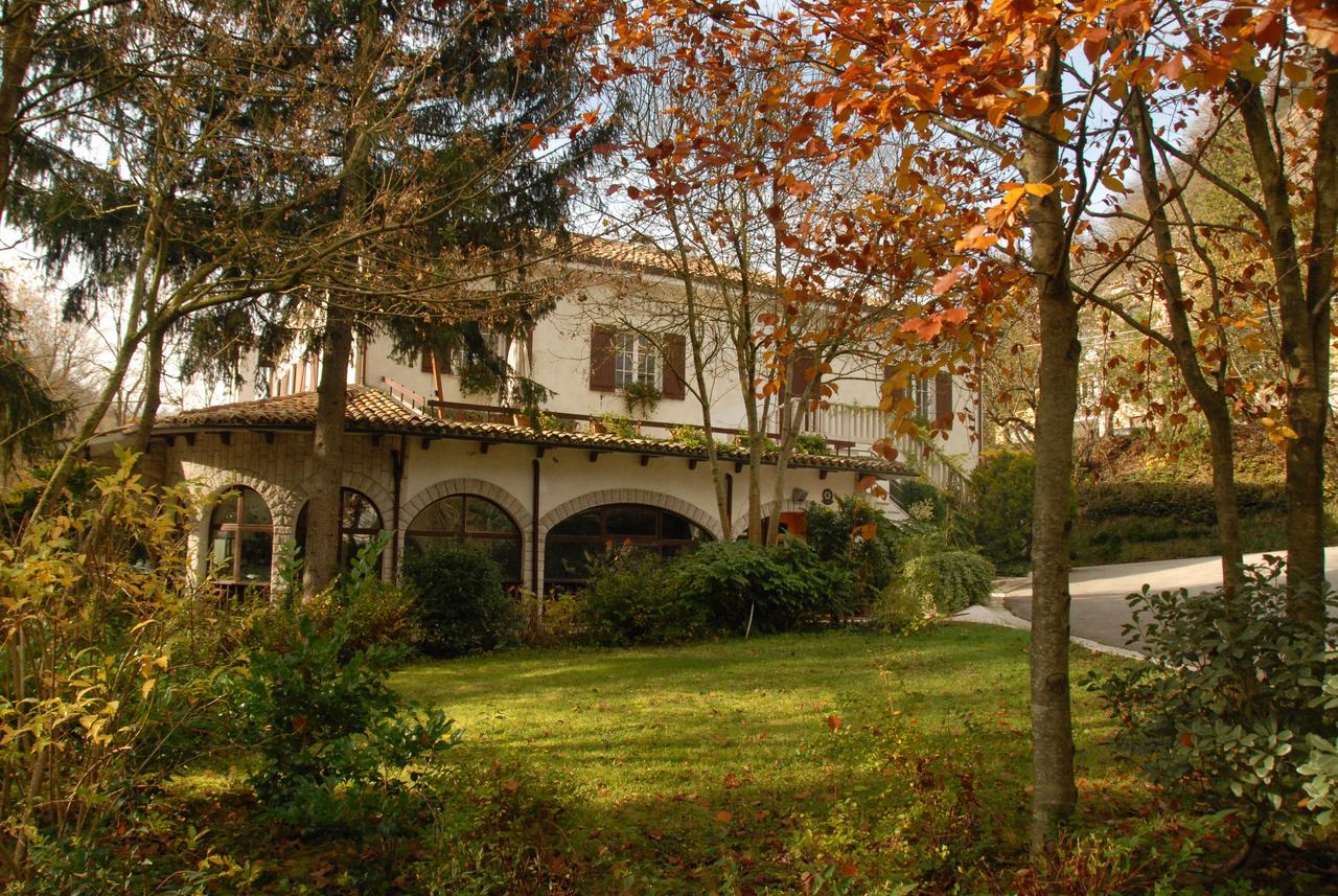 Hotel La Ginestra Acqualagna Kültér fotó