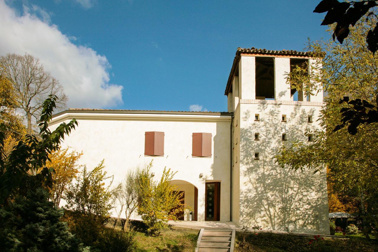 Hotel La Ginestra Acqualagna Kültér fotó