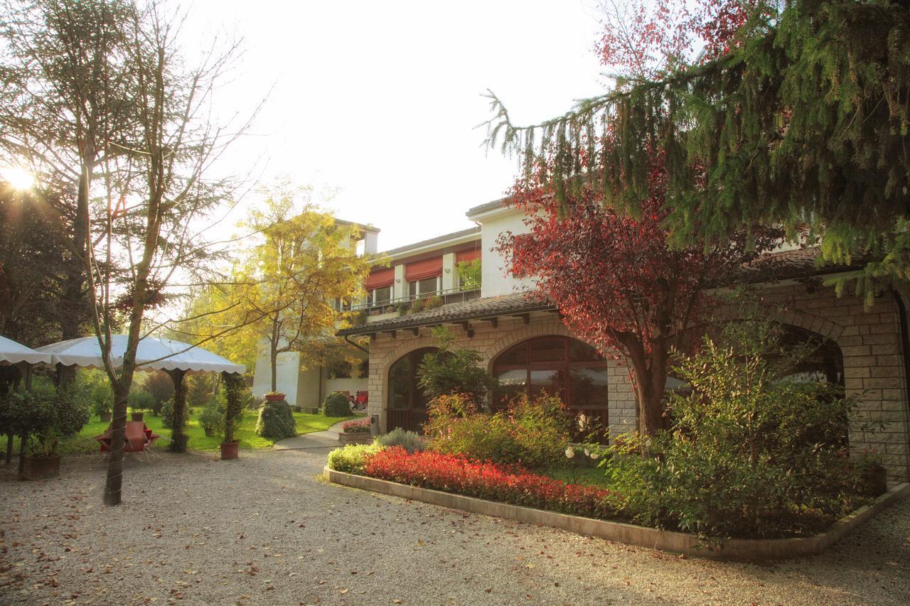 Hotel La Ginestra Acqualagna Kültér fotó
