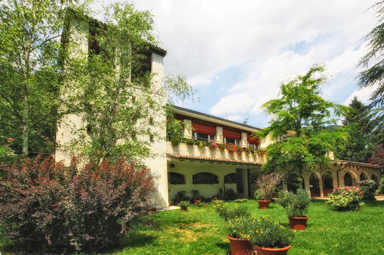 Hotel La Ginestra Acqualagna Kültér fotó