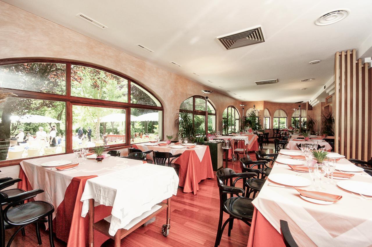Hotel La Ginestra Acqualagna Kültér fotó