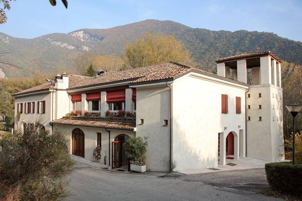Hotel La Ginestra Acqualagna Kültér fotó
