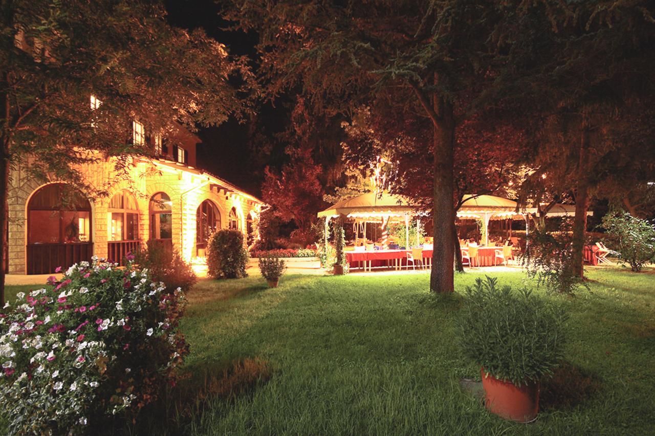 Hotel La Ginestra Acqualagna Kültér fotó